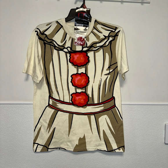 NWT! Pennywise IT Men's Halloween Graphic Tee with Short Sleeves M with Balloon - Picture 1 of 10
